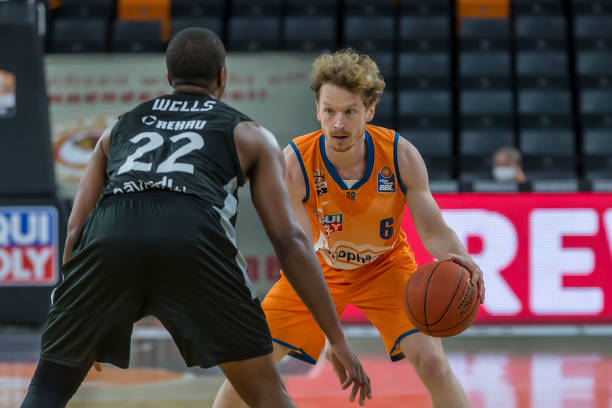 输送球员到 输送球员到